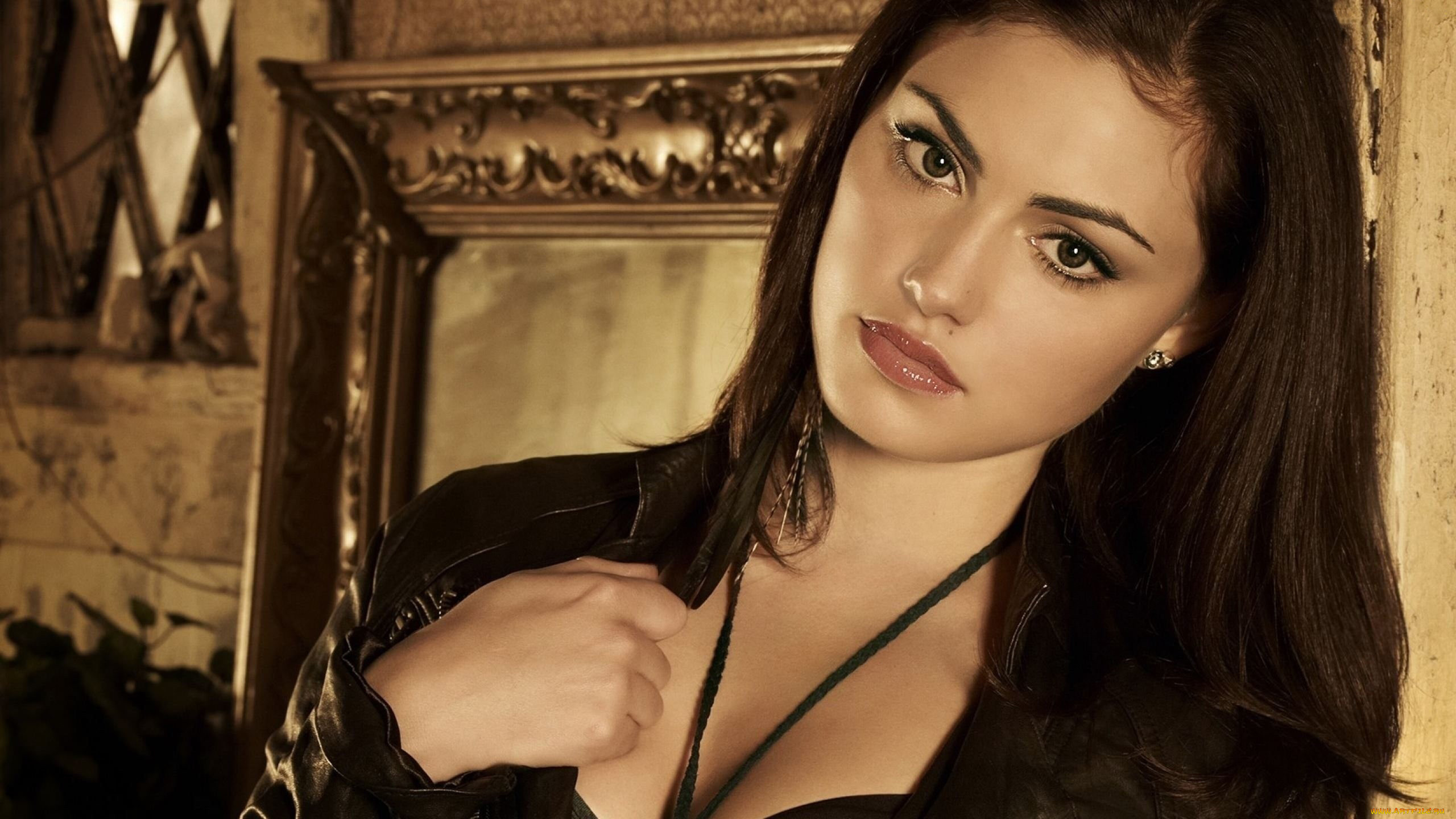 Phoebe Tonkin, , , , 